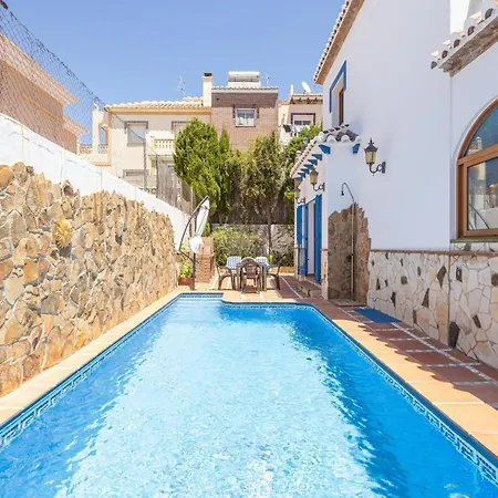 Con Piscina Privada * 内尔哈